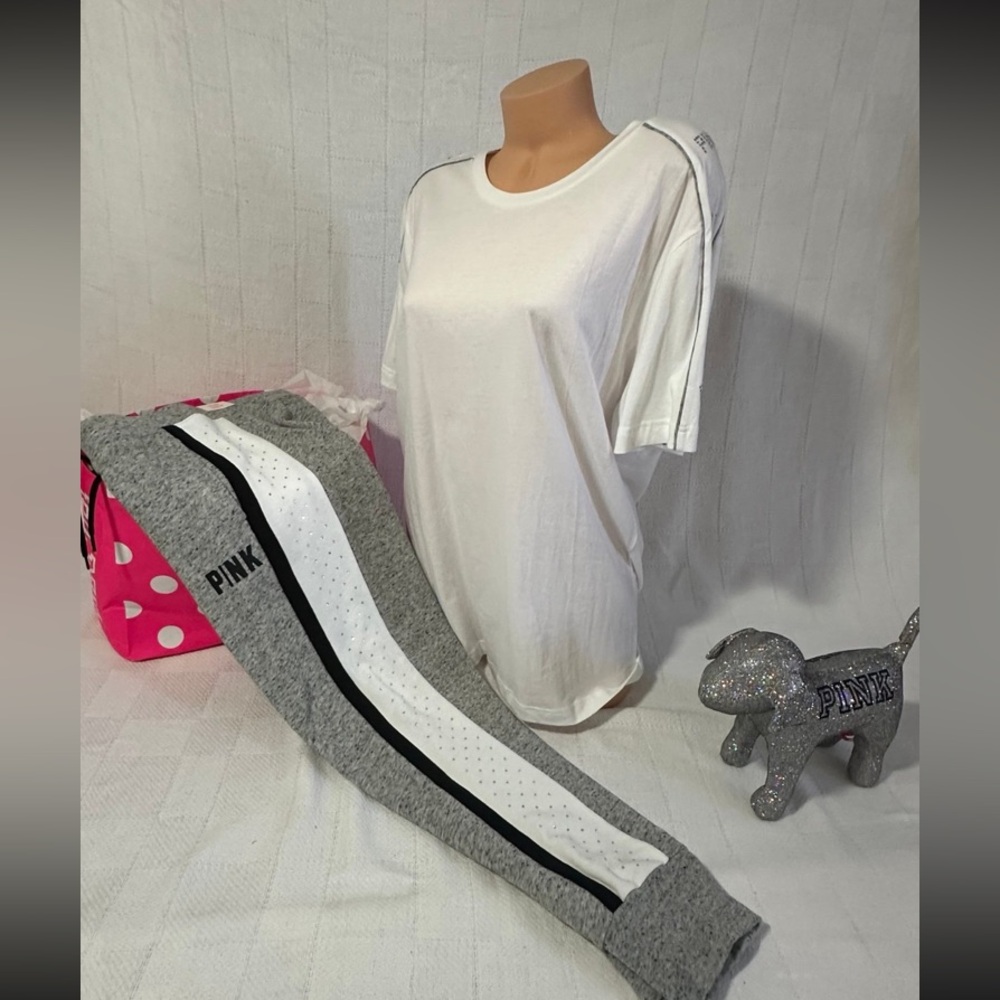 NWT VS PINK LARGE RHINESTONE SET - Picture 5 of 10